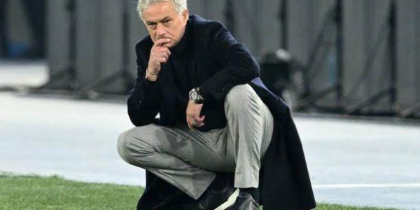 开云App-罗马半程战绩全面不及格！是没钱还是穆帅已老？