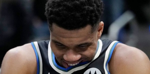 开云下载-拒绝勇士！拒绝森林狼！拒绝热火！字母哥留队，湖人机会来了